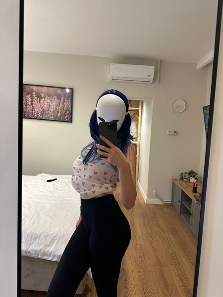 LIDIA - 19 ANI, noua la tine in oras, experta in dominare si jocuri de rol